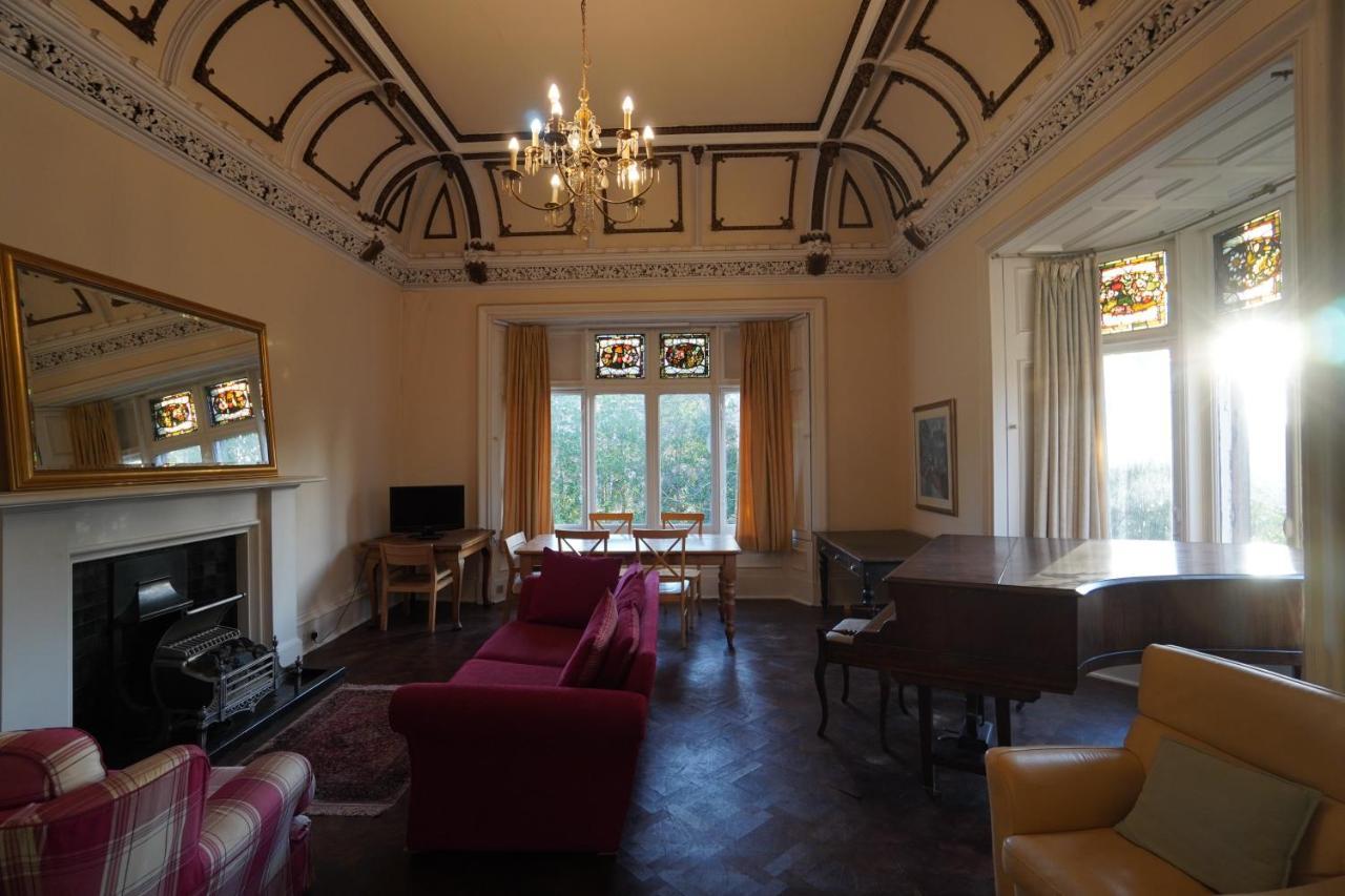 Newhall Glasgow Bagian luar foto