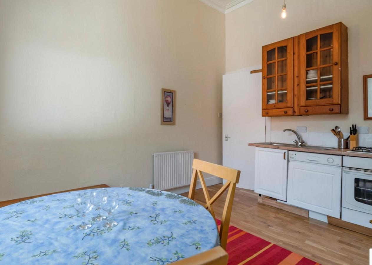 Newhall Glasgow Bagian luar foto