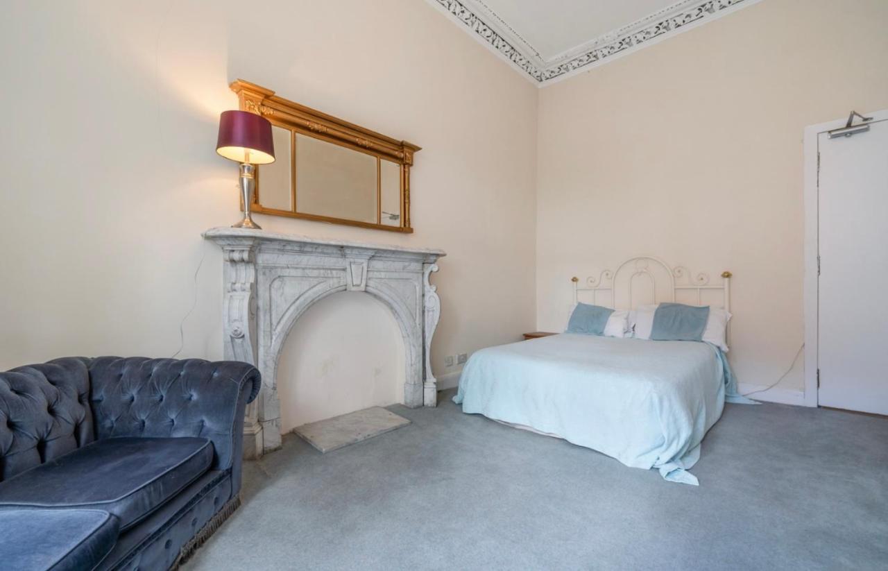 Newhall Glasgow Bagian luar foto