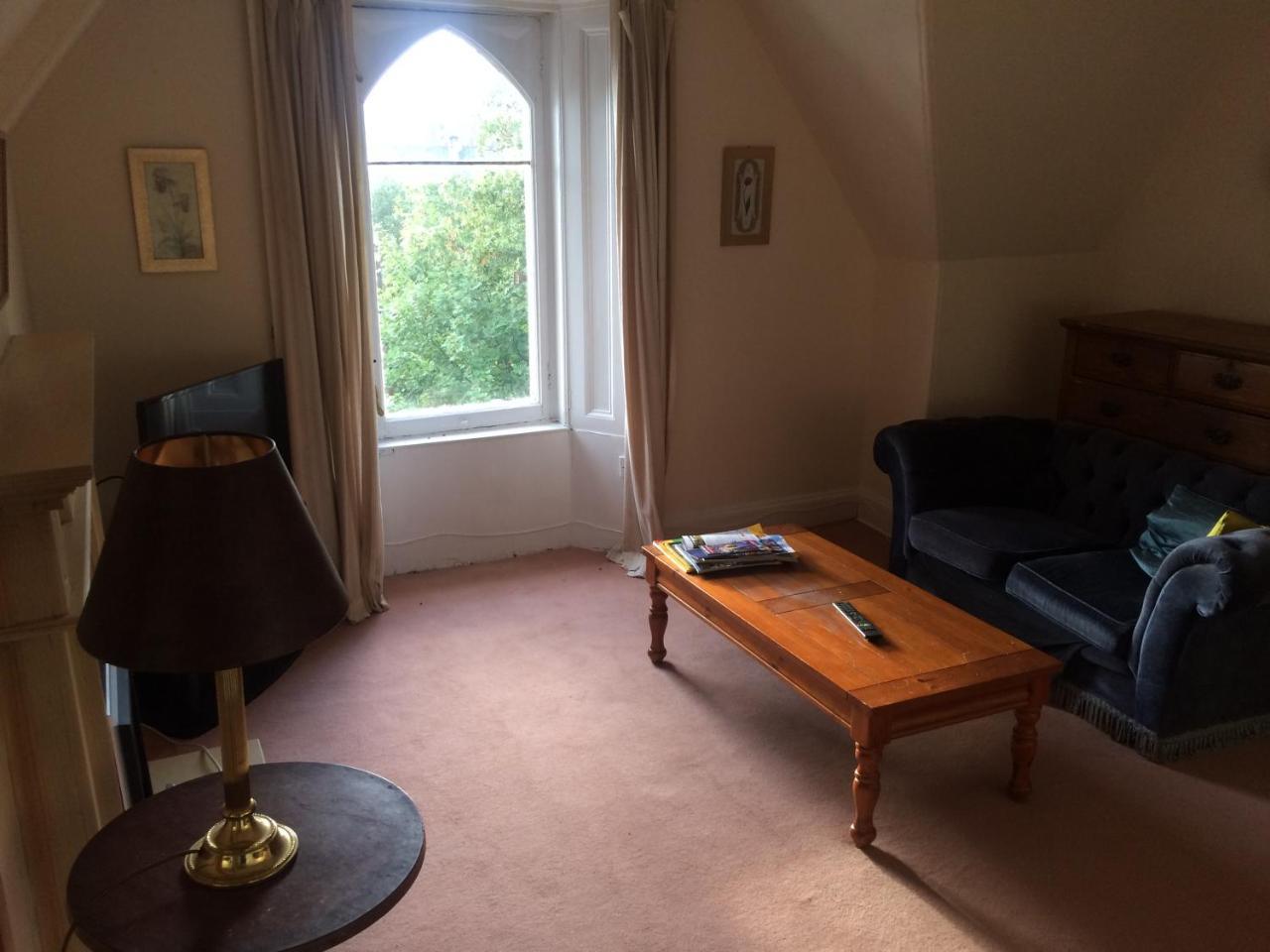 Newhall Glasgow Bagian luar foto