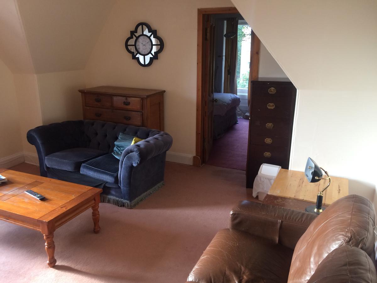 Newhall Glasgow Bagian luar foto